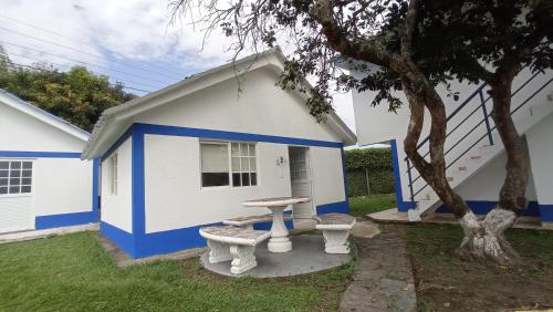 Imagen de los exteriores del Hotel Villa M&oacute;naco, Combia. Foto 12