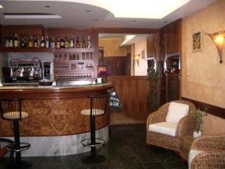 Imagen del bar/restaurante del Hotel Villa Molinari. Foto 3