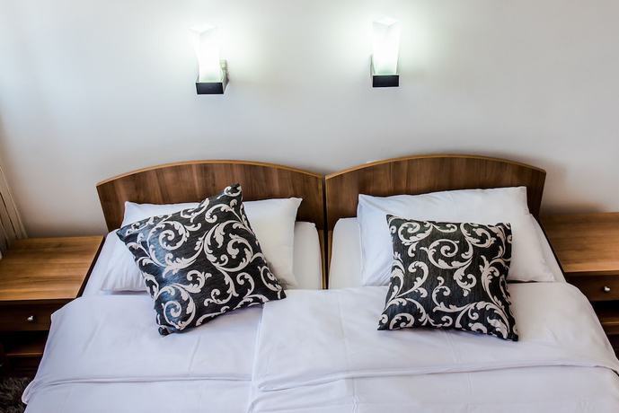 Imagen de la habitación del Hotel Villa Monaco. Foto 5