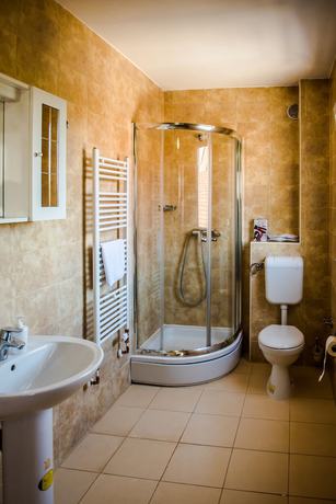 Imagen de la habitación del Hotel Villa Monaco. Foto 8