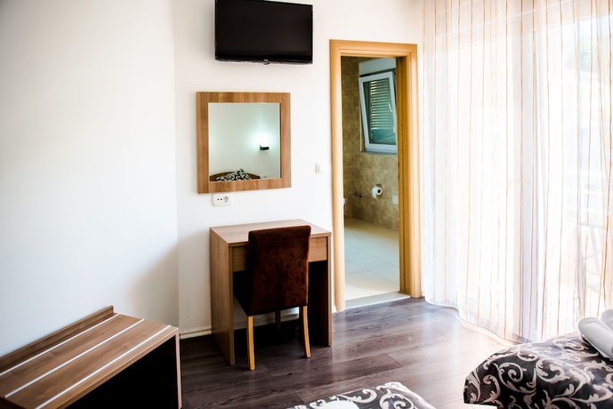Imagen de la habitación del Hotel Villa Monaco. Foto 11