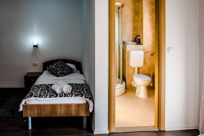 Imagen de la habitación del Hotel Villa Monaco. Foto 13
