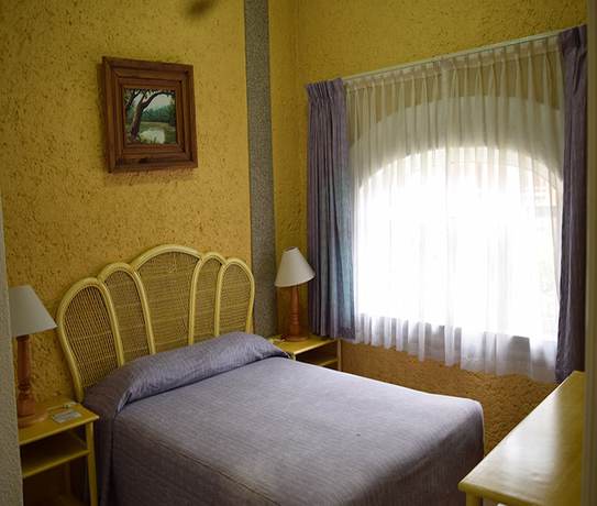 Imagen de la habitación del Hotel Villa Monarca. Foto 12