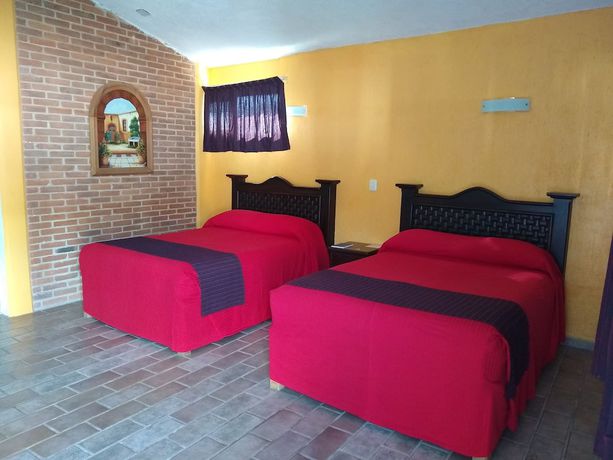 Imagen de la habitación del Hotel Villa Monarca. Foto 13