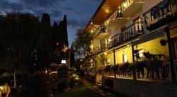 Imagen de los exteriores del Hotel Villa Monica. Foto 4