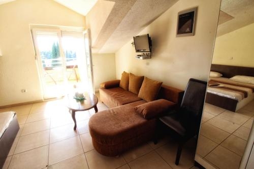Imagen de la habitación del Hotel Villa Monsena. Foto 8