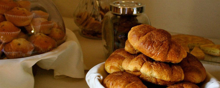 Imagen del bar/restaurante del Hotel Villa Montarioso. Foto 2