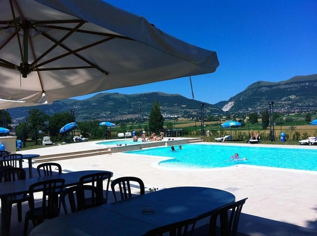 Imagen de la piscina del Hotel Villa Montegranelli. Foto 13