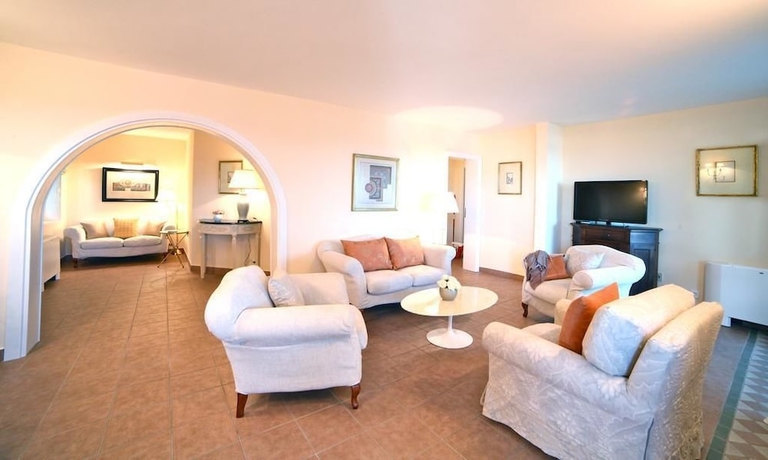 Imagen de la habitación del Hotel Villa Montenegro. Foto 4
