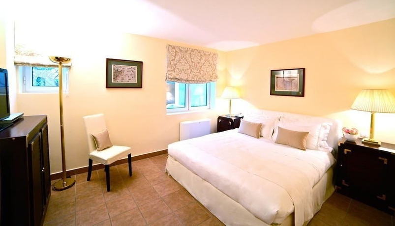 Imagen de la habitación del Hotel Villa Montenegro. Foto 9