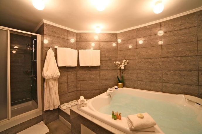 Imagen de la habitación del Hotel Villa Montenegro. Foto 17