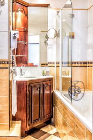 Imagen de la habitación del Hotel Villa Montparnasse. Foto 8