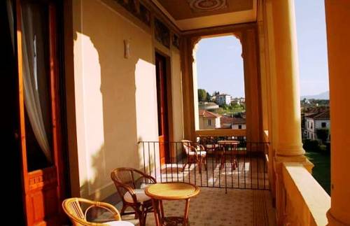 Imagen de la habitación del Hotel Villa Moorings. Foto 15