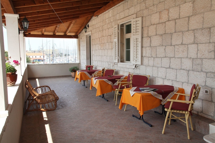 Imagen del bar/restaurante del Hotel Villa Moretti. Foto 3