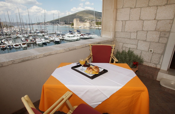 Imagen del bar/restaurante del Hotel Villa Moretti. Foto 4