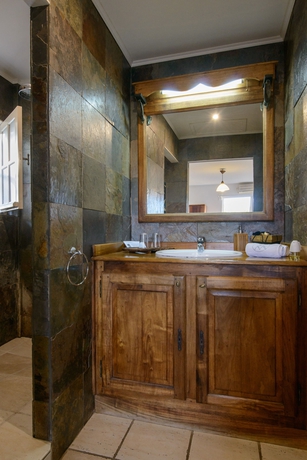 Imagen de la habitación del Hotel Villa Morgane. Foto 5