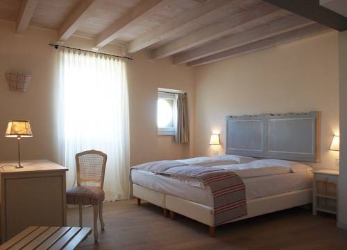 Imagen de la habitación del Hotel Villa Moron. Foto 1