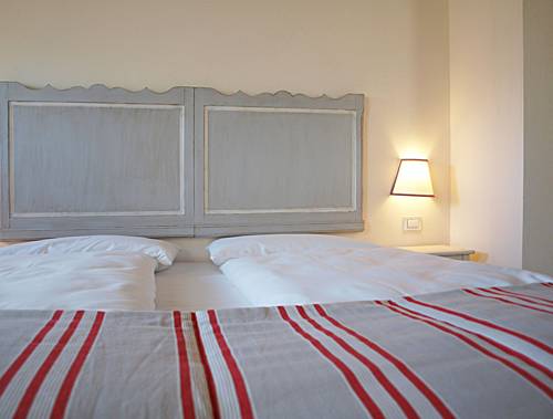 Imagen de la habitación del Hotel Villa Moron. Foto 2