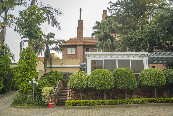 Imagen de los exteriores del Hotel Villa Morra Suites. Foto 12