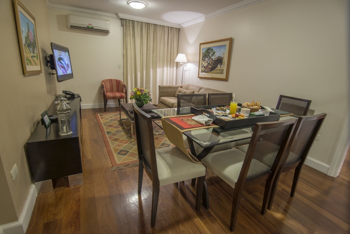 Imagen de la habitación del Hotel Villa Morra Suites. Foto 10