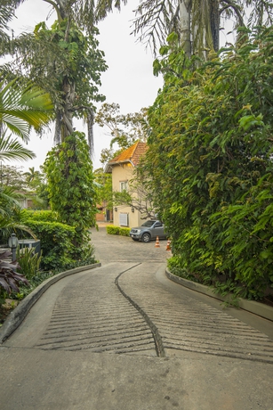 Imagen de los exteriores del Hotel Villa Morra Suites. Foto 15