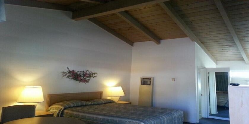 Imagen de la habitación del Hotel Villa Motel, San Luis Obispo. Foto 16