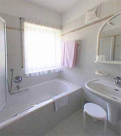Imagen de la habitación del Hotel Villa Mozart. Foto 10