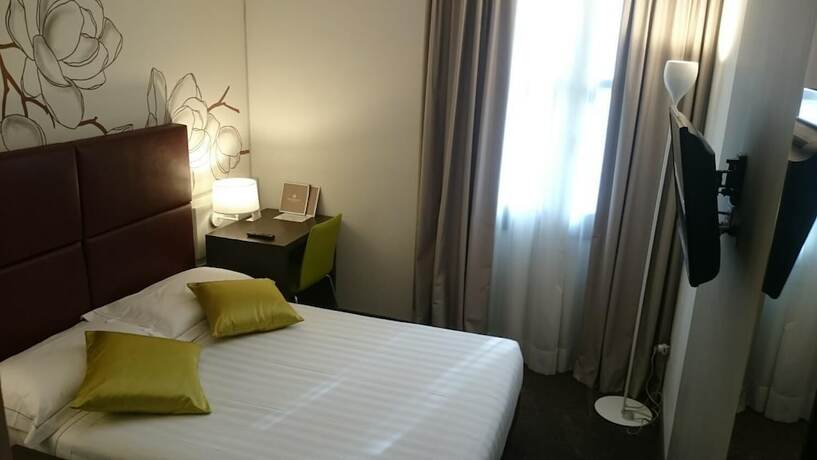 Imagen de la habitación del Hotel Villa Nabila. Foto 17