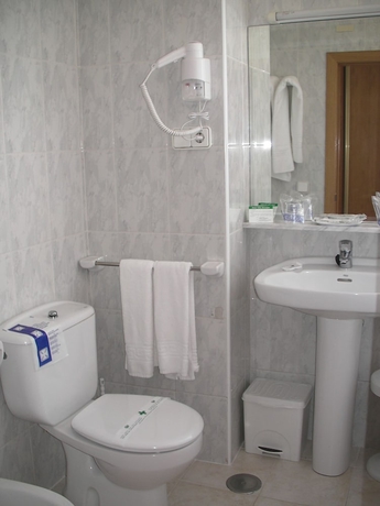 Imagen de la habitación del Hotel Villa Naranjos. Foto 8