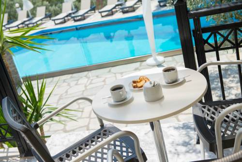 Imagen de la habitación del Hotel Villa Natassa. Foto 6