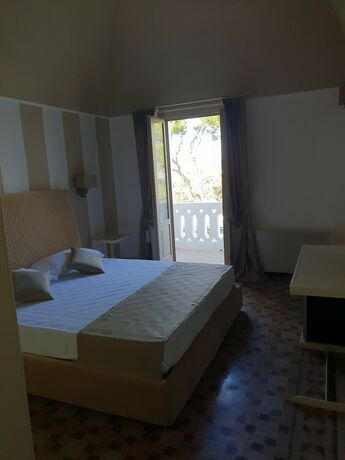 Imagen de la habitación del Hotel Villa Natia. Foto 16