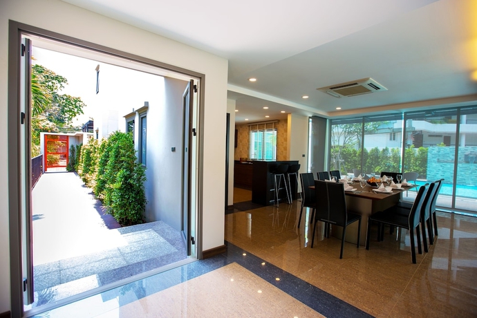 Imagen de los interiores del Hotel Villa Navin Resort. Foto 19