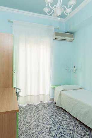 Imagen de la habitación del Hotel Villa Nefele. Foto 5