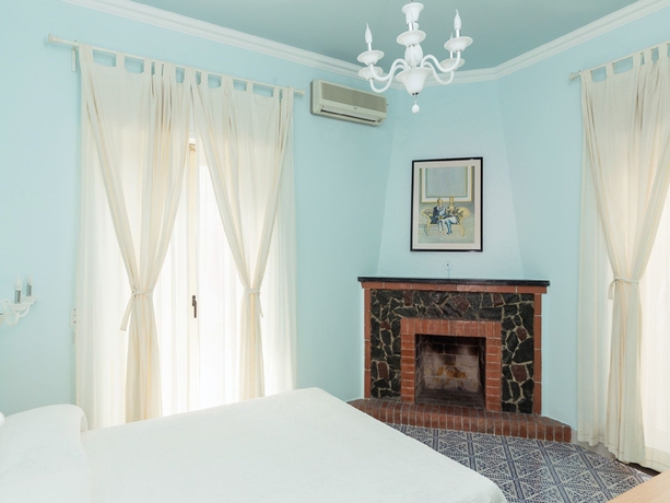 Imagen de la habitación del Hotel Villa Nefele. Foto 8