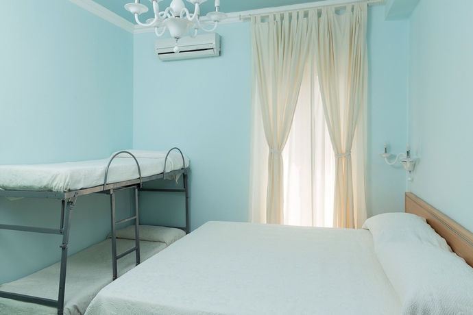 Imagen de la habitación del Hotel Villa Nefele. Foto 9