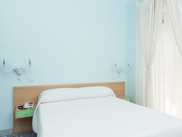 Imagen de la habitación del Hotel Villa Nefele. Foto 10