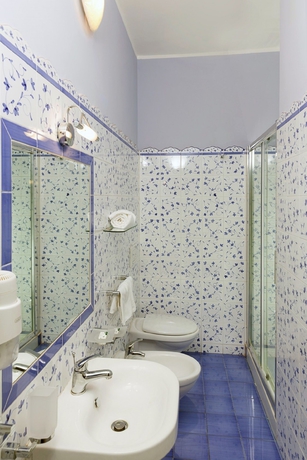 Imagen de la habitación del Hotel Villa Nefele. Foto 14