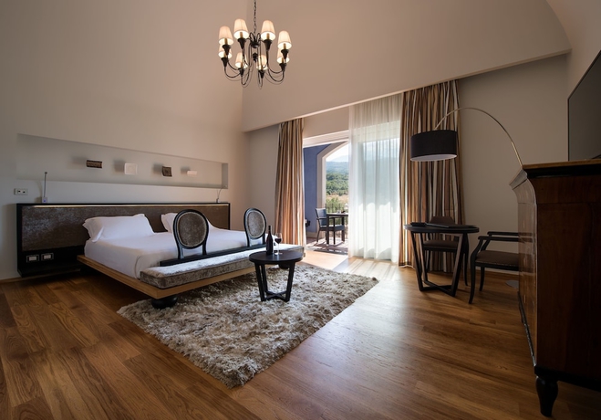 Imagen de la habitación del Hotel Villa Neri Resort and Spa. Foto 12