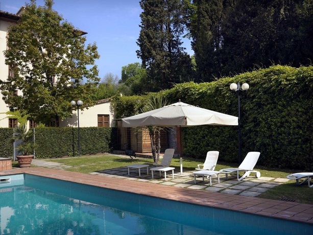 Imagen de la piscina del Hotel Villa Neroli. Foto 12