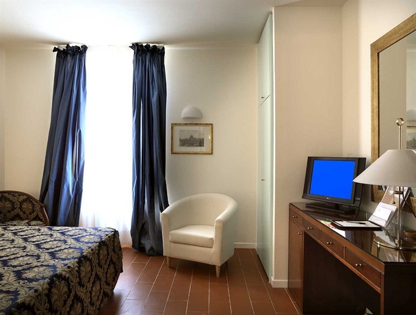 Imagen de la habitación del Hotel Villa Neroli. Foto 8