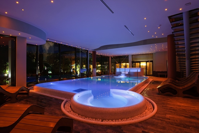 Imagen de la piscina del Hotel Villa Nicolli Romantic Resort - Adults Only. Foto 14