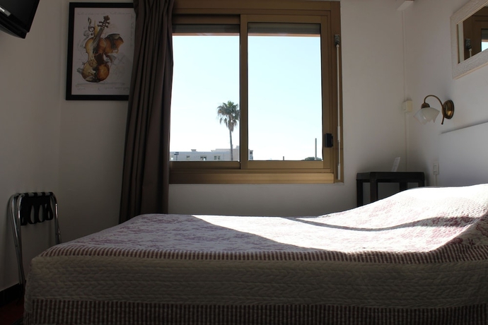 Imagen de la habitación del Hotel Villa Nina, Antibes. Foto 4