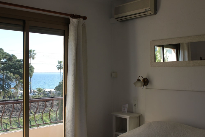 Imagen de la habitación del Hotel Villa Nina, Antibes. Foto 8