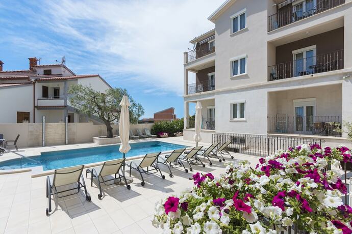Imagen general del Hotel Villa Nina Apartments. Foto 1