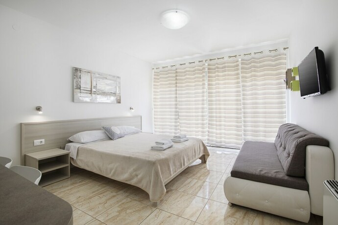 Imagen de la habitación del Hotel Villa Nina Apartments. Foto 24