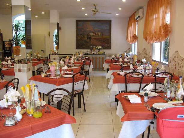 Imagen del bar/restaurante del Hotel Villa Nora, Bellaria-Igea Marina. Foto 9