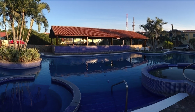 Imagen de la piscina del Hotel Villa Nuria. Foto 13