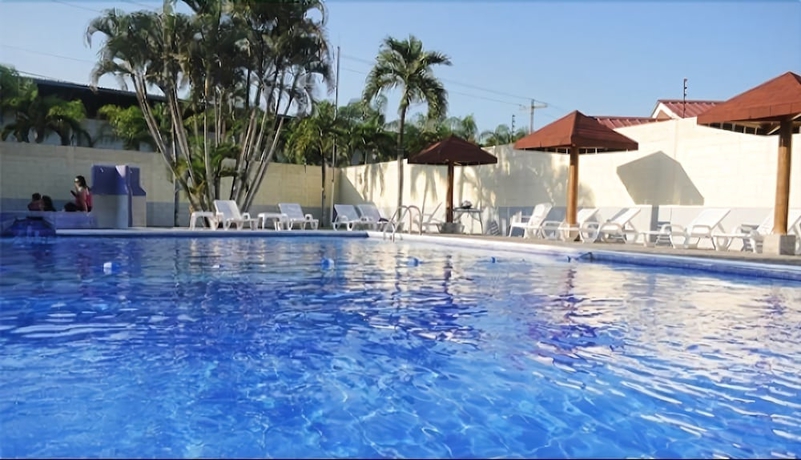 Imagen de la piscina del Hotel Villa Nuria. Foto 17