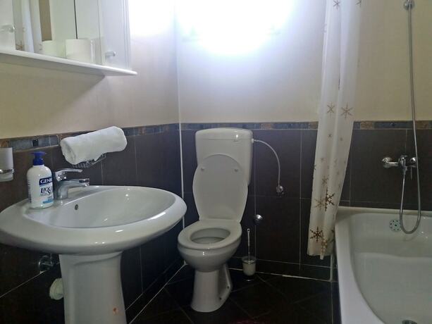 Imagen general del Hotel Villa Oasis with swimming pool. Foto 3
