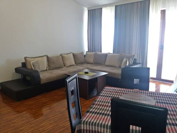 Imagen general del Hotel Villa Oasis with swimming pool. Foto 5